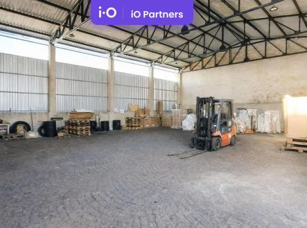 Pronájem - skladovací prostor