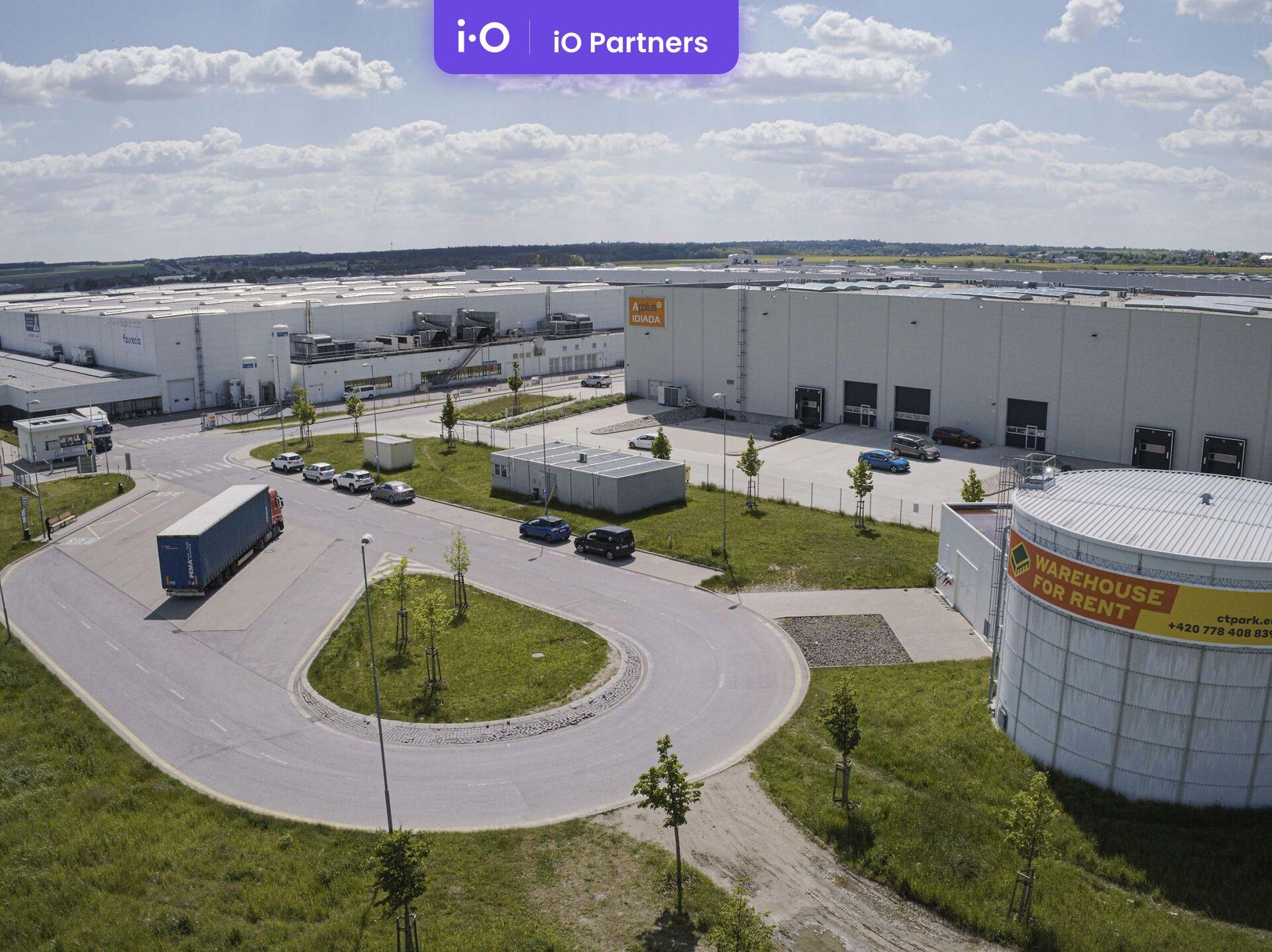 Pronájem - výrobně/ skladovací prostor, 1000 m² - 3 553 m²