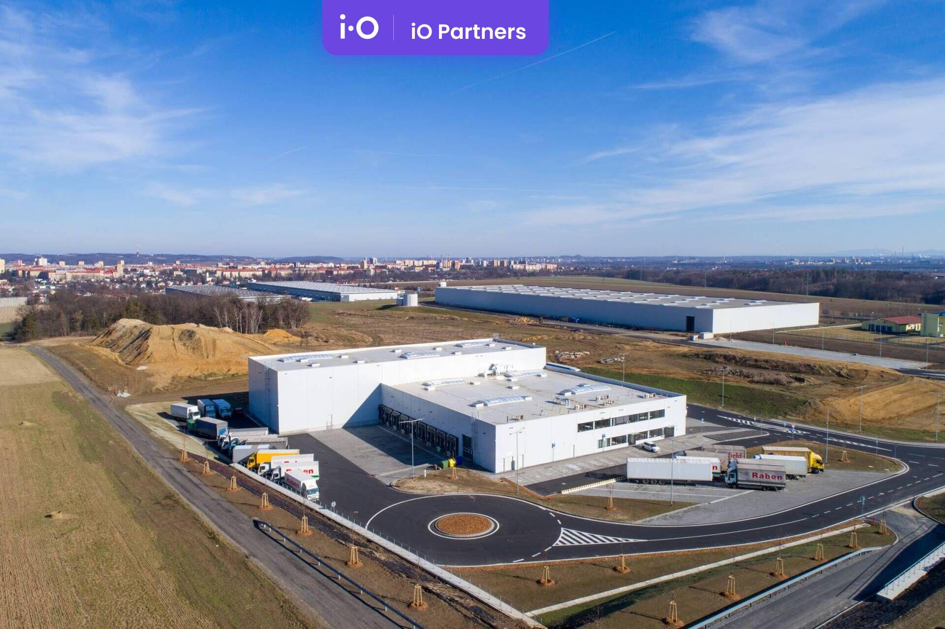 Pronájem - výrobně/ skladovací prostor, 2000- 5334 m²