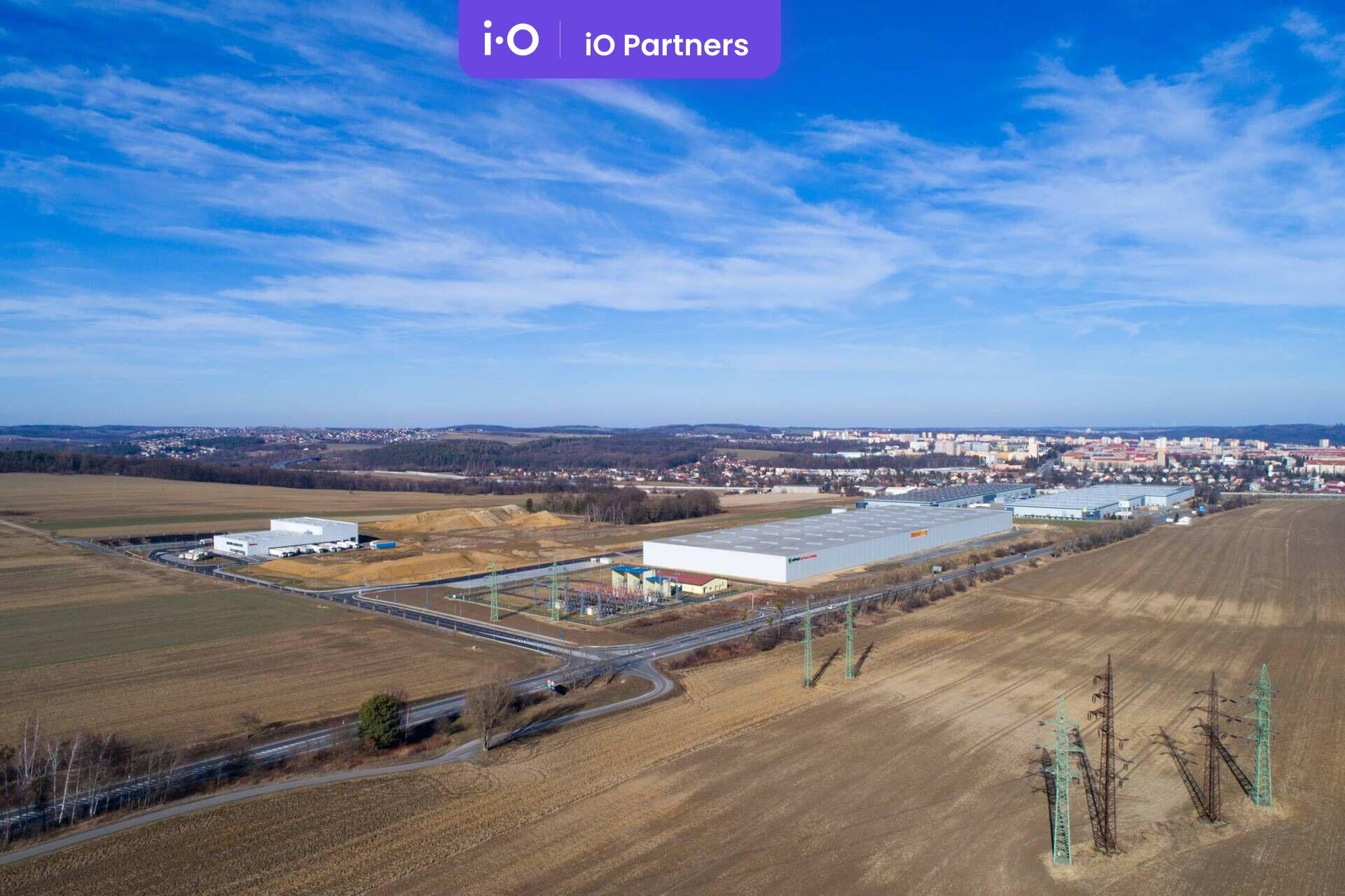 Pronájem - výrobně/ skladovací prostor, 2000- 5334 m²