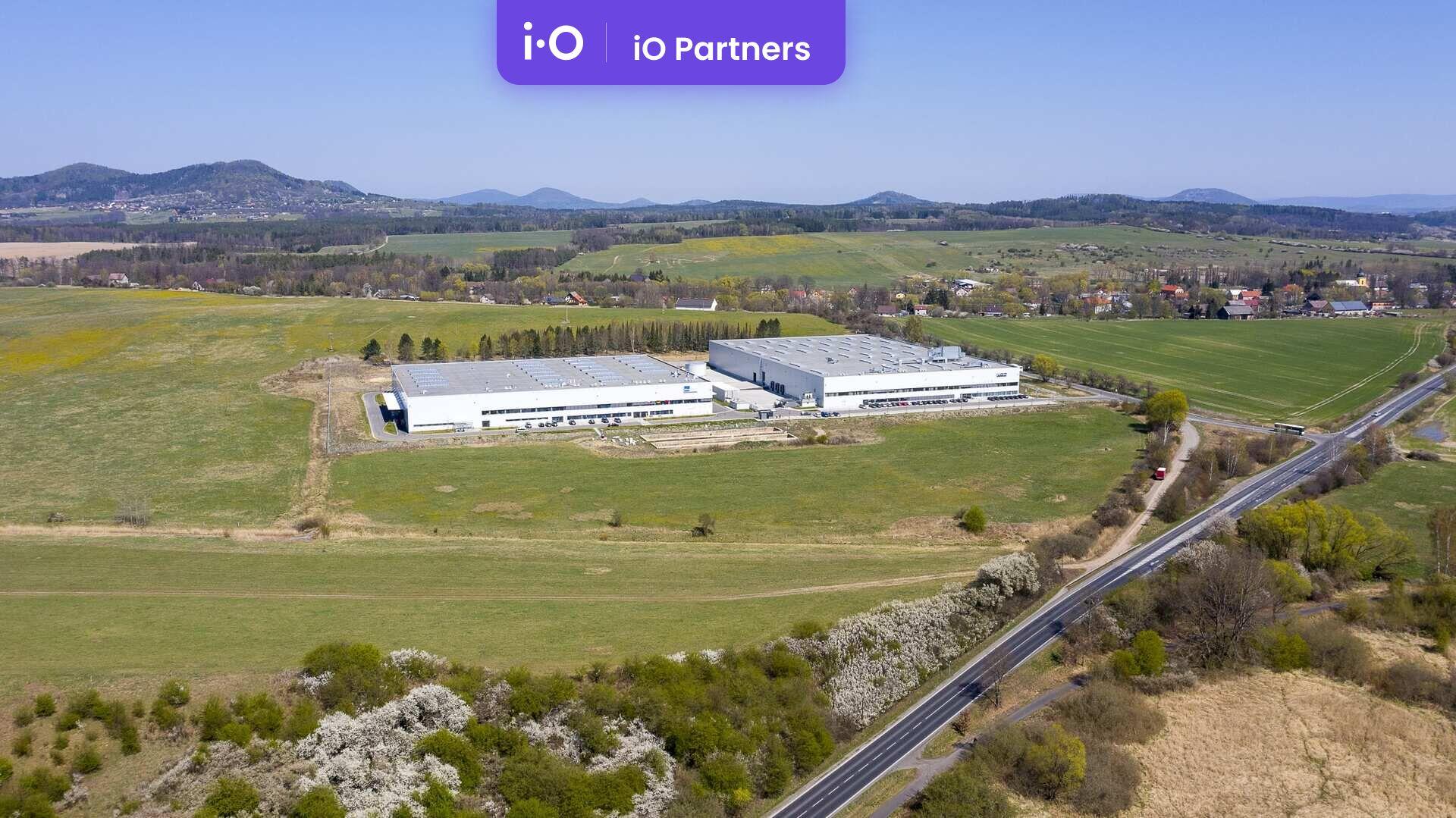 Pronájem - výrobně/ skladovací prostor, 2000 m² - 4724 m²