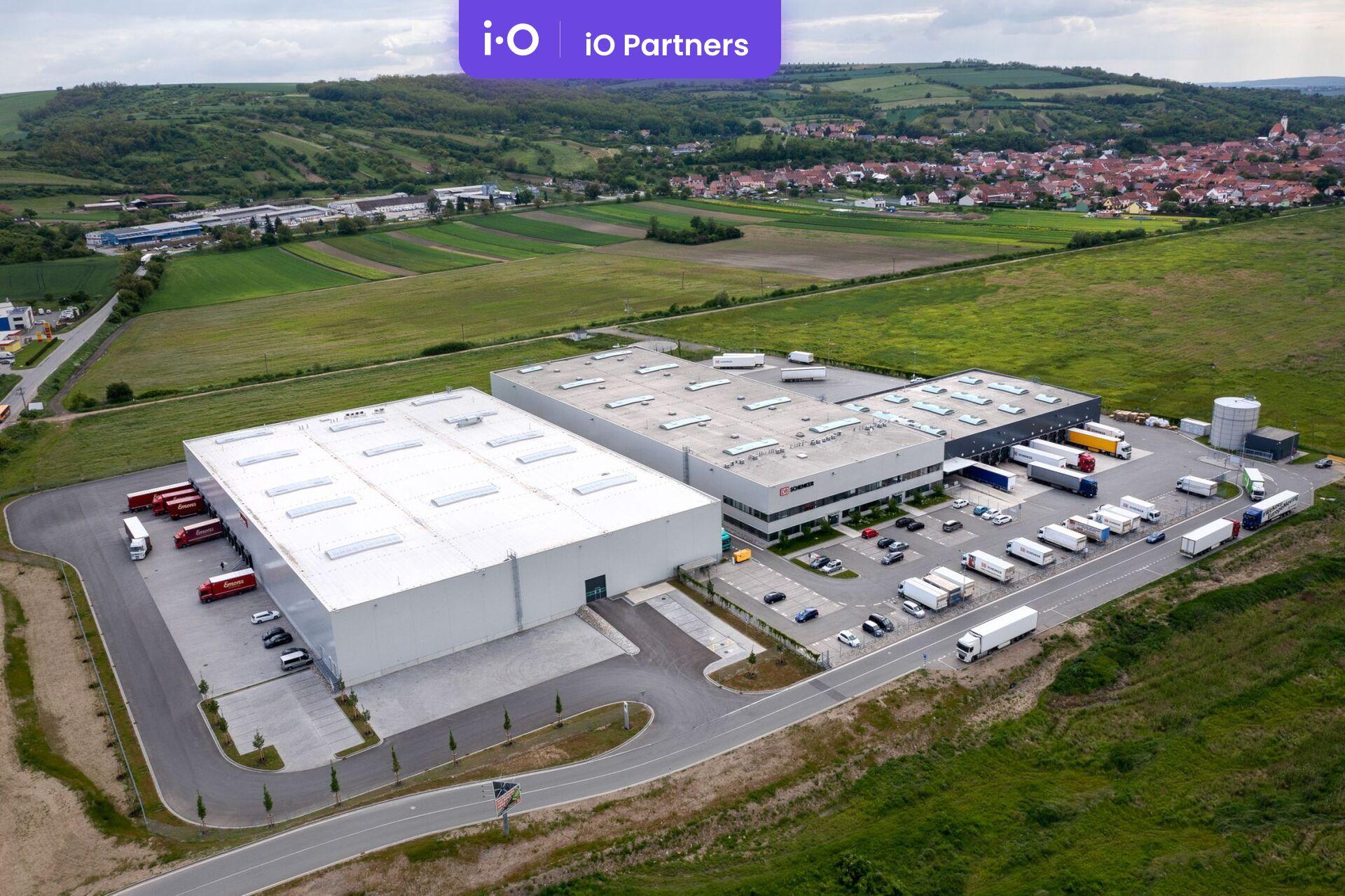 Pronájem - výrobně/ skladovací prostor, 1 554 m² - 2 920 m²