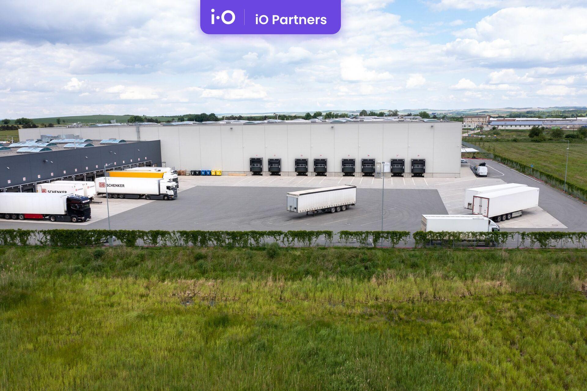 Pronájem - výrobně/ skladovací prostor, 1 554 m² - 2 920 m²