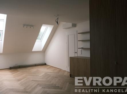 . | Pronájem bytu, 3+kk, 108 m²