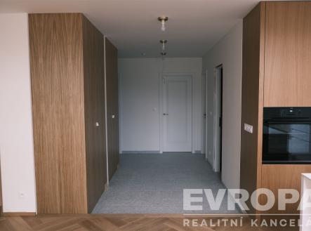 . | Pronájem bytu, 3+kk, 108 m²