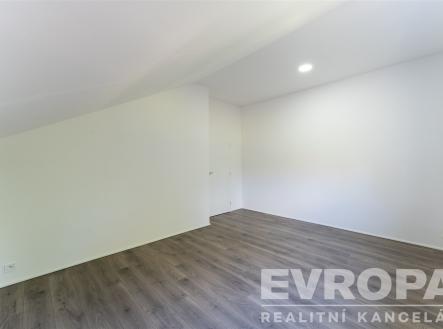 . | Prodej - dům/vila, 230 m²