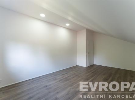 . | Prodej - dům/vila, 230 m²