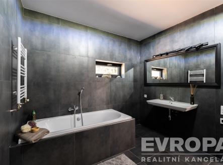 . | Prodej - dům/vila, 230 m²