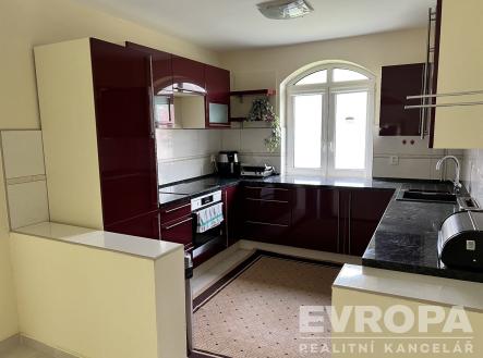 . | Prodej - dům/vila, 178 m²