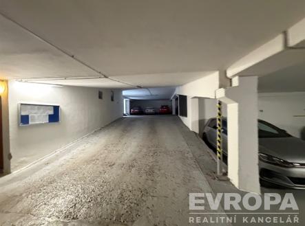 . | Pronájem - malý objekt/garáž