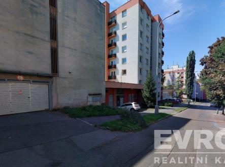 . | Pronájem - malý objekt/garáž