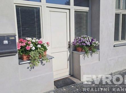 . | Pronájem bytu, 3+kk, 41 m²