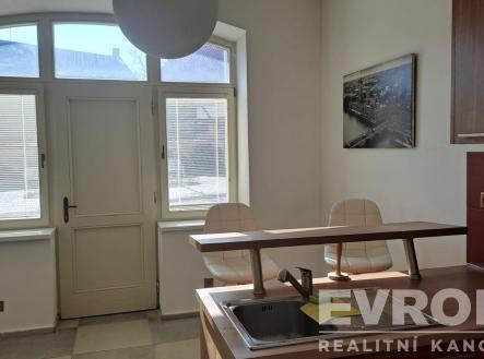 . | Pronájem bytu, 3+kk, 41 m²