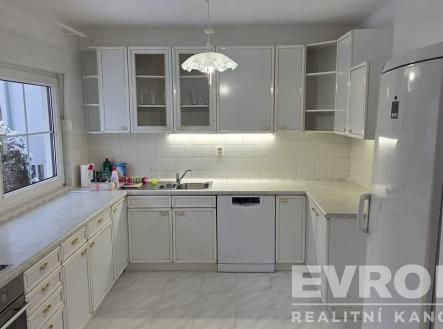 . | Pronájem - dům/vila, 365 m²