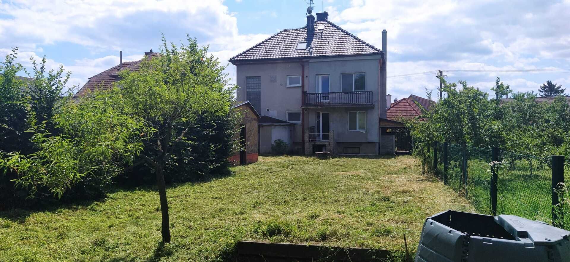 Prodej rodinného domu 220 m², pozemek 1 176 m²