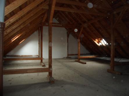 Pronájem - skladovací prostor, 150 m²