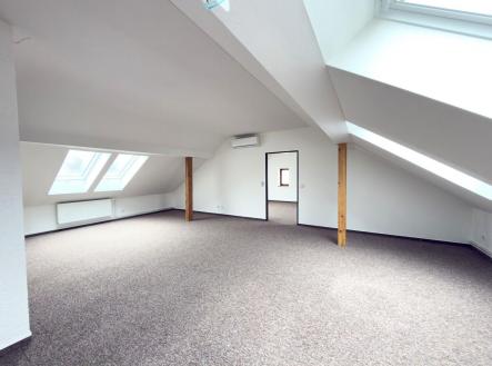 Pronájem bytu, 3+1, 160 m²