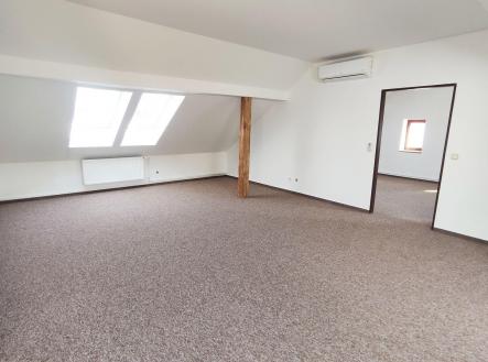 Pronájem bytu, 3+1, 160 m²