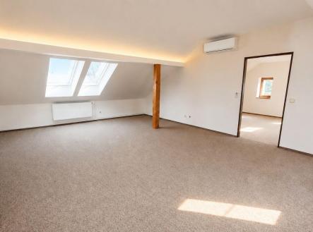 Pronájem bytu, 3+1, 160 m²