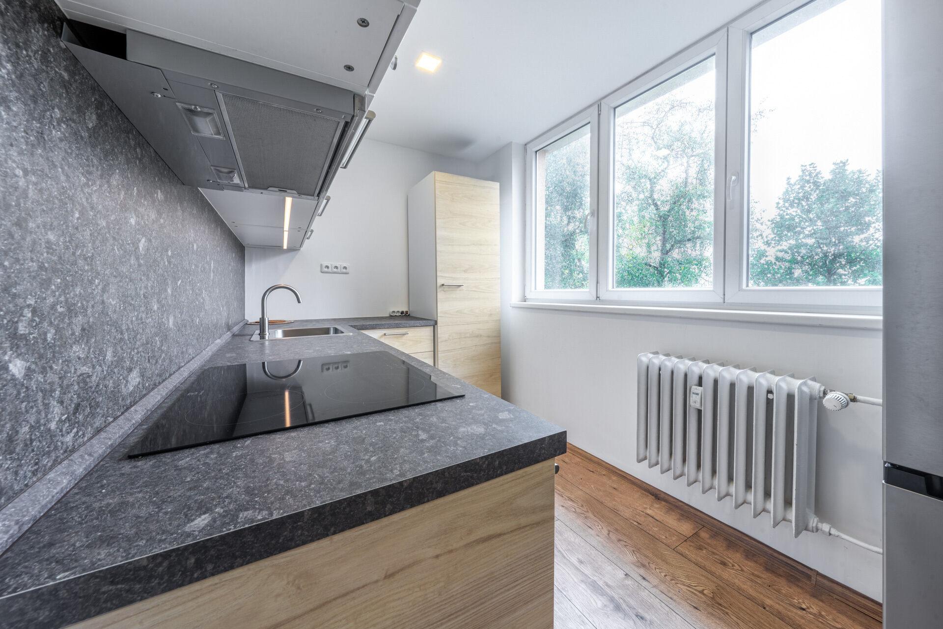 Moderní bydlení po kompletní rekonstrukci - 2+1 s balkónem a šatnou, Ostrava