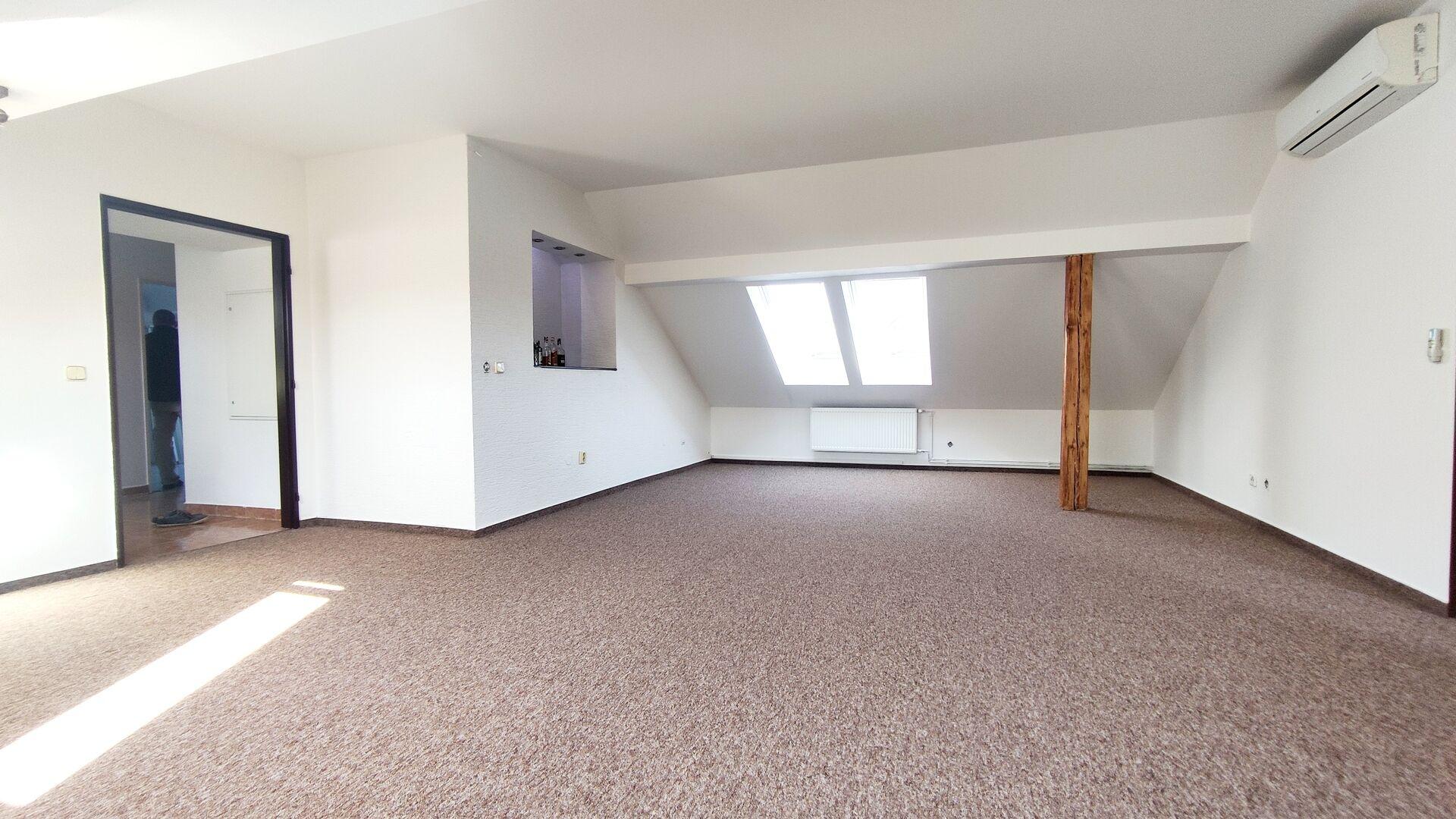 Pronájem prostor s klimatizací a parkováním – 160 m², Daliborova, Ostrava - Mar. Hory