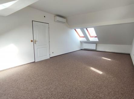 Pronájem - kanceláře, 160 m²