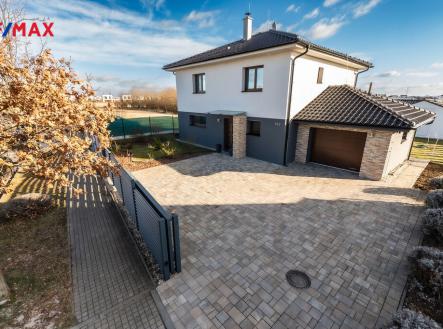 RD 5 + kk, 2 koupelny, samostatné WC, 2x technická místnost, šatna, garáž | Prodej - dům/vila, 189 m²