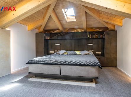 LOŽNICE | Prodej bytu, 4+kk, 230 m²