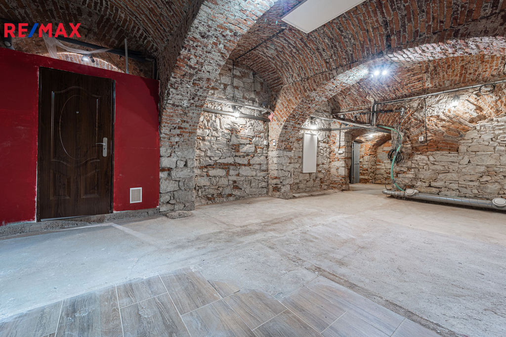 nebytovy-prostor-karlin-8.jpg