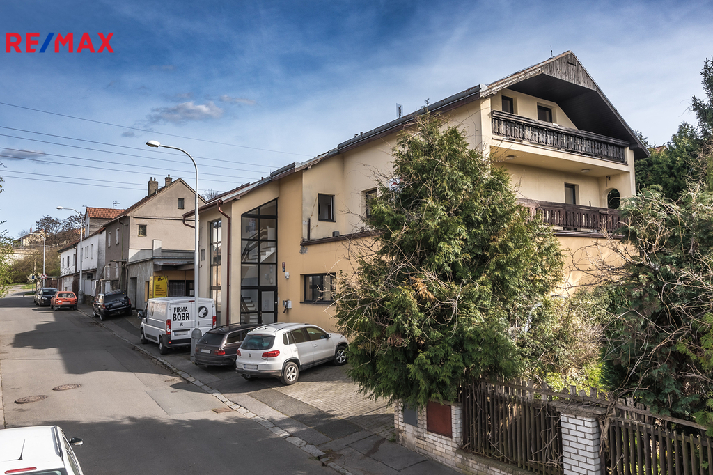 gutlova-aloisova-dsc05096-hdr-1.jpg