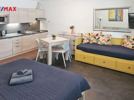 obývací pokoj s kuchyňským koutem | Prodej bytu, 1+kk, 34 m²