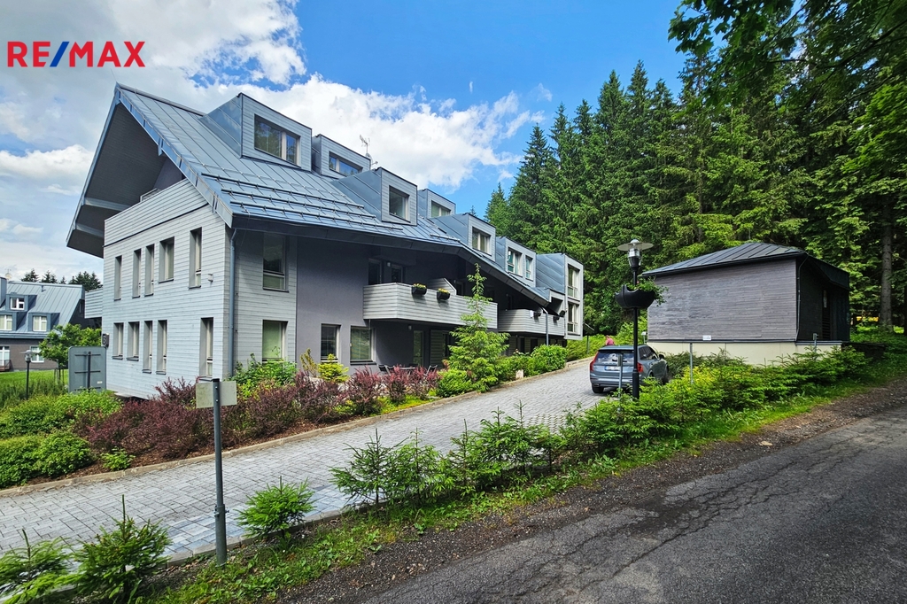 Resident Harrachov boční pohled