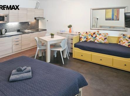 obývací pokoj s kuchyňským koutem | Prodej bytu, 1+kk, 34 m²