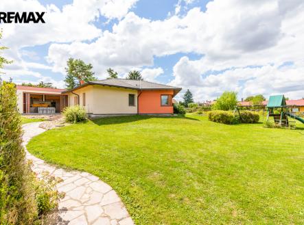 přední pohled, vstup do kuchyně | Prodej - dům/vila, 290 m²