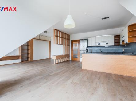 Pronájem bytu, 2+kk, 82 m² obrázek