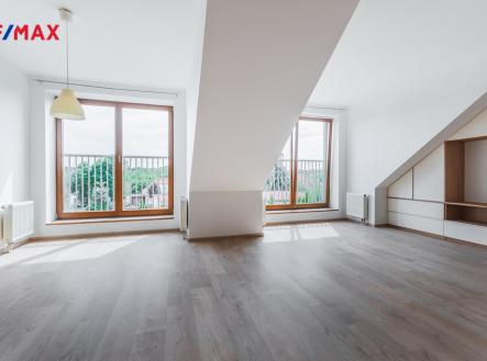 bartam-ujizdarny-dsc3110-hdr.jpg | Pronájem bytu, 2+kk, 82 m²