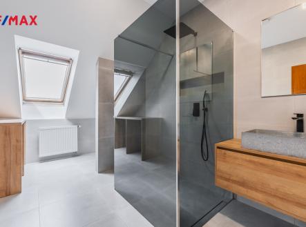 bartam-ujizdarny-dsc3083-hdr.jpg | Pronájem bytu, 2+kk, 82 m²