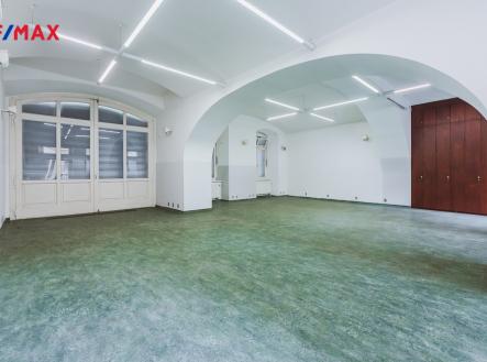 PŘÍZEMÍ HALA | Pronájem - obchodní prostor, 350 m²