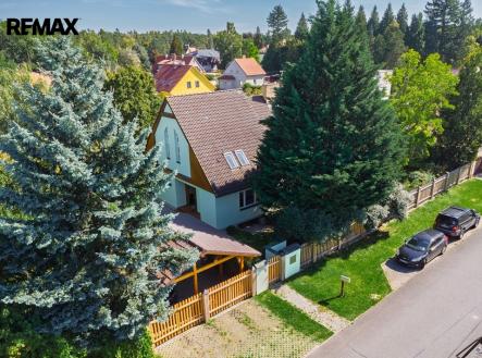 pohled na vstup do domu | Prodej - dům/vila, 200 m²