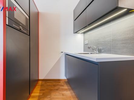 Kuchyň č.2 | Pronájem - kanceláře, 195 m²