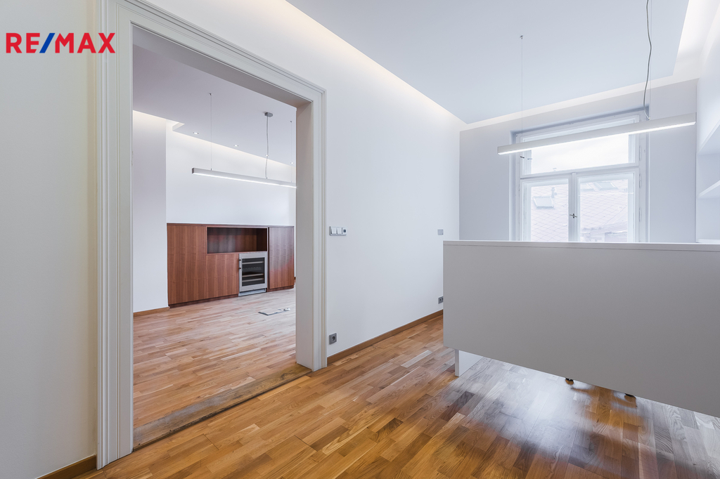 Recepce před zasedací místností