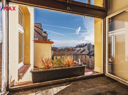 POHLED Z OKNA | Pronájem bytu, 1+1, 43 m²