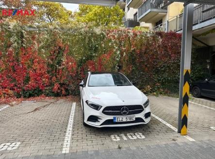 PARKOVACÍ STÁNÍ - POD HARFOU | Pronájem - malý objekt/garáž