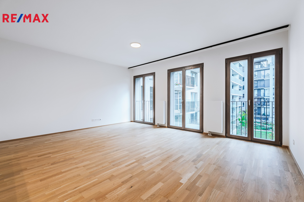 Prostorný hlavní pokoj