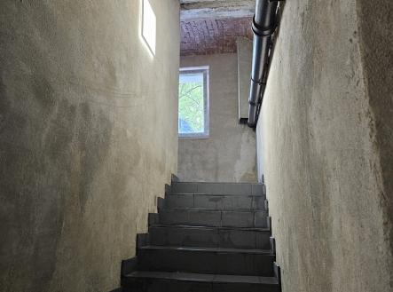 NEBYTOVÝ PROSTOR SEIFERTOVA | Pronájem - obchodní prostor, 110 m²