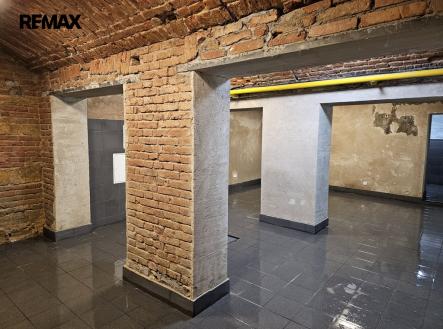 NEBYTOVÝ PROSTOR SEIFERTOVA | Pronájem - obchodní prostor, 110 m²