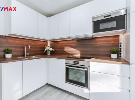 gutlova-habarticka-02-dsc2813-hdr.jpg | Pronájem bytu, 3+1, 69 m²