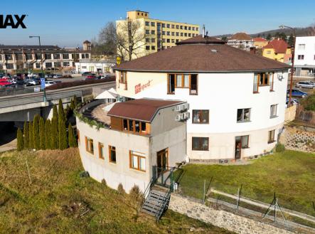 BUDOVA | Prodej - obchodní prostor, 200 m²