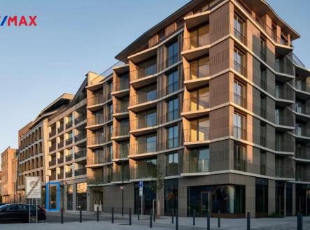 ŠIKLOVÉ 3410/12 | Pronájem - obchodní prostor, 110 m²