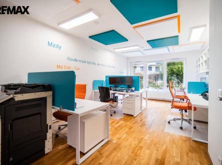 OPEN SPACE / HLAVNÍ KANCELÁŘ | Pronájem - kanceláře, 91 m²